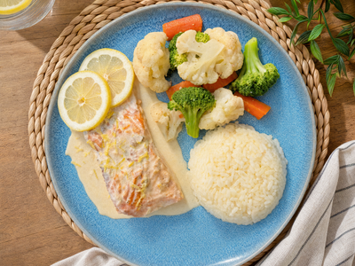 PAN-SEARED LEMON SALMON